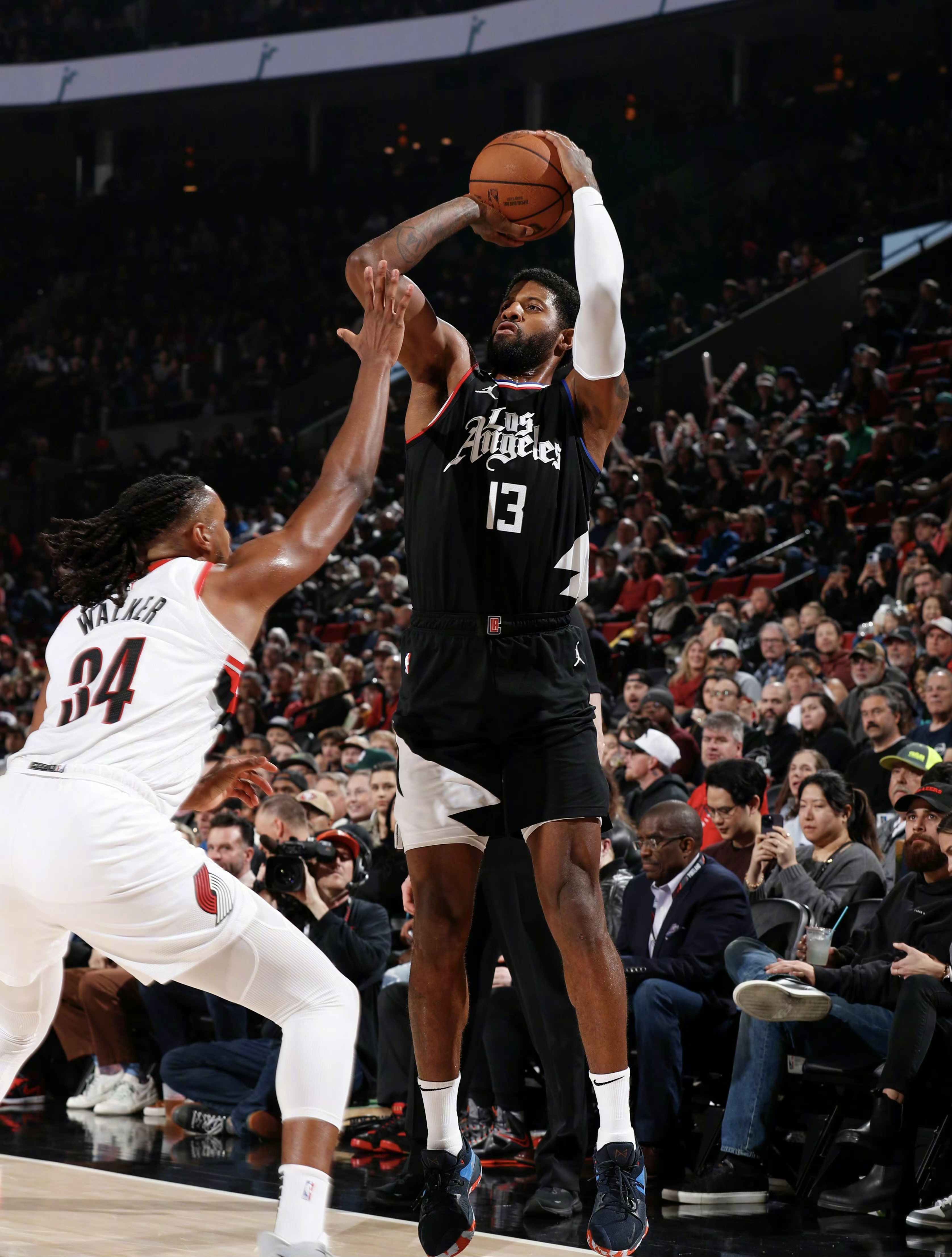 逆转之夜！快船最后时刻连续得分取胜，类型女人中国.