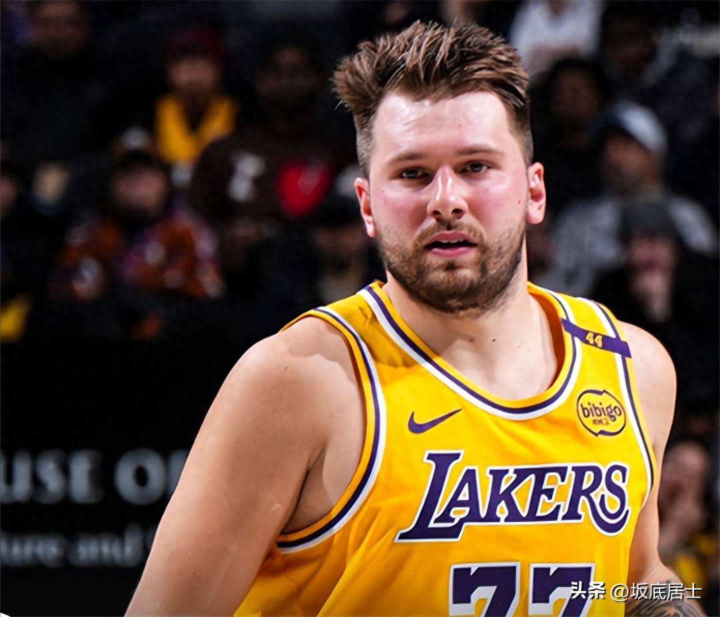 爱游戏APP官方版关于东契奇在篮网比赛中持续失利，重返赛场引发热议！热度持续攀升的信息