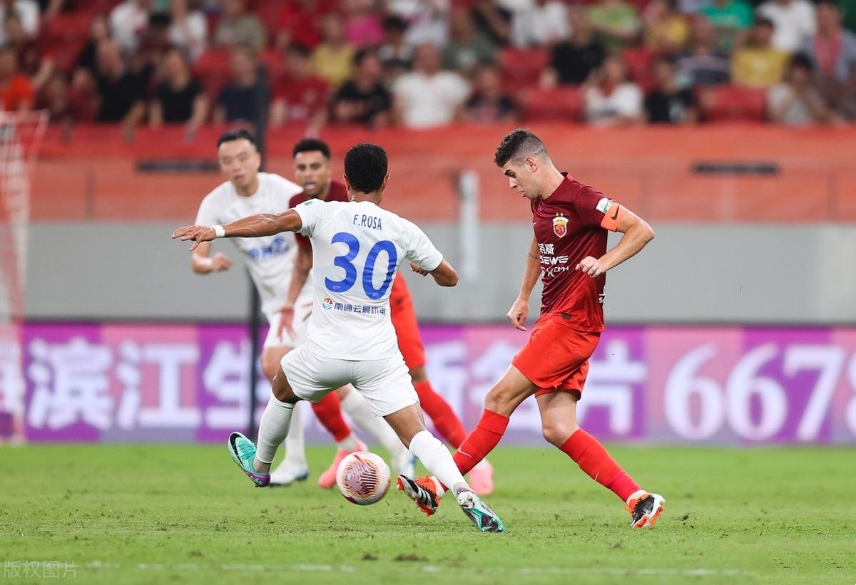 爱游戏官网入口包含集结日上海海港绝杀压哨：意甲节点到来；赛场秩序良好；更衣室氛围转暖的词条